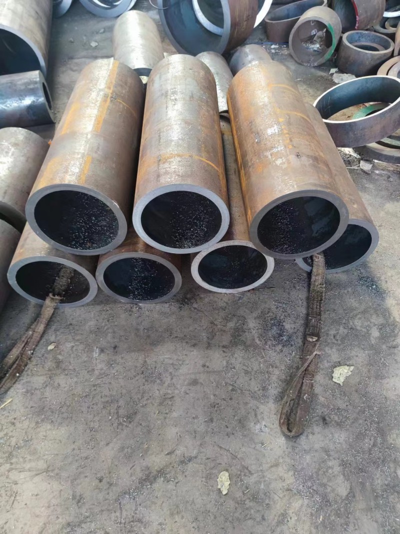 龙陵龙陵龙陵12Cr1MovG无缝钢管切割